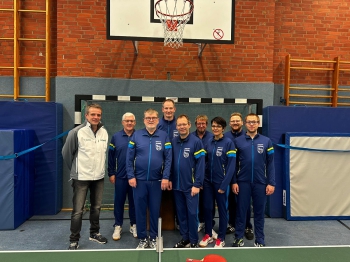 Tischtennis - Neue Trainingsanzüge 